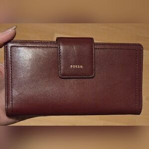 Fossil Logo Cow Hide Leather Tab Bifold Wallet
